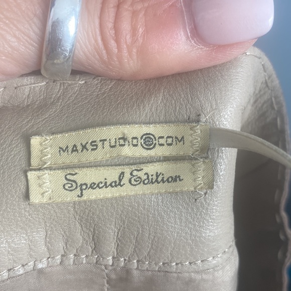 Leather jacket - Picture 2 of 2